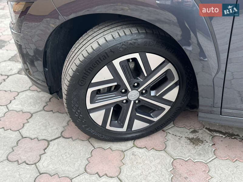 Внедорожник / Кроссовер Hyundai Kona 2022 в Ровно