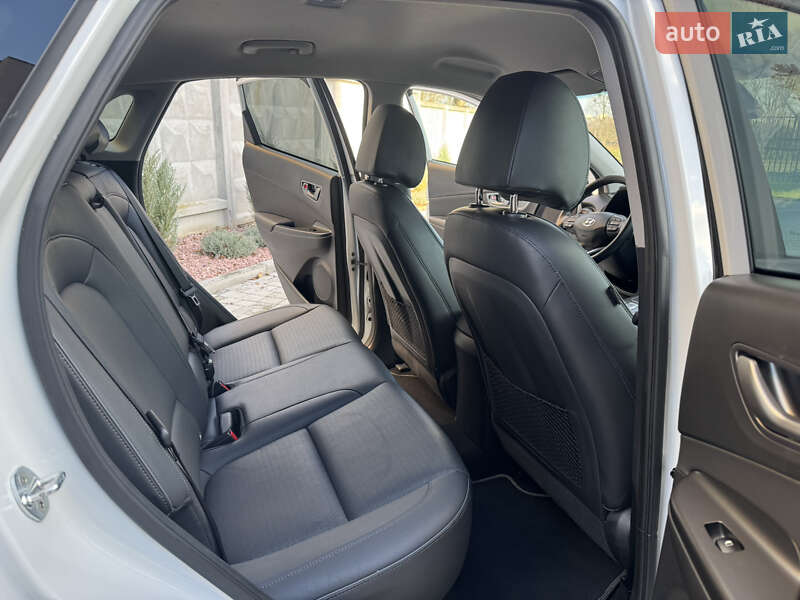 Внедорожник / Кроссовер Hyundai Kona 2018 в Ровно