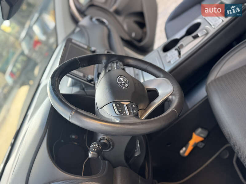 Внедорожник / Кроссовер Hyundai Kona 2018 в Ровно