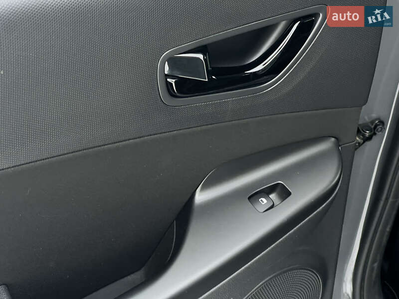 Внедорожник / Кроссовер Hyundai Kona 2020 в Киеве