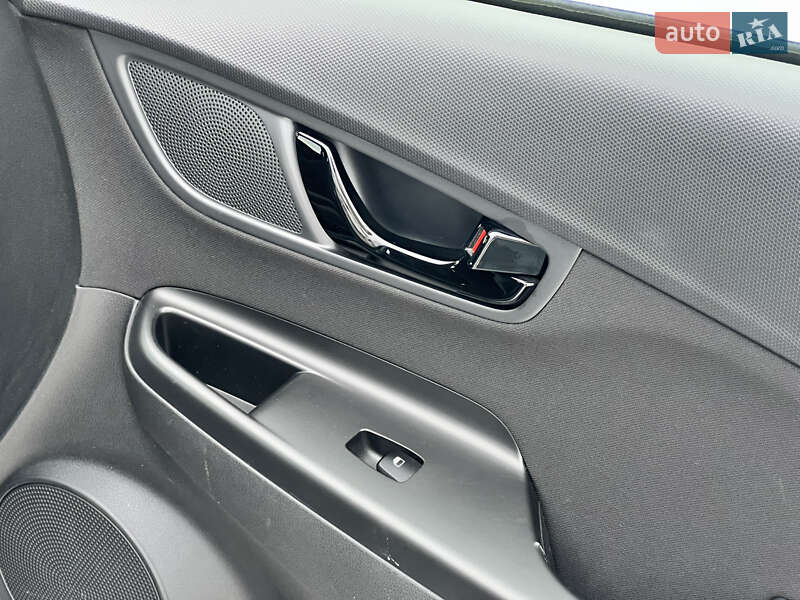 Внедорожник / Кроссовер Hyundai Kona 2020 в Киеве