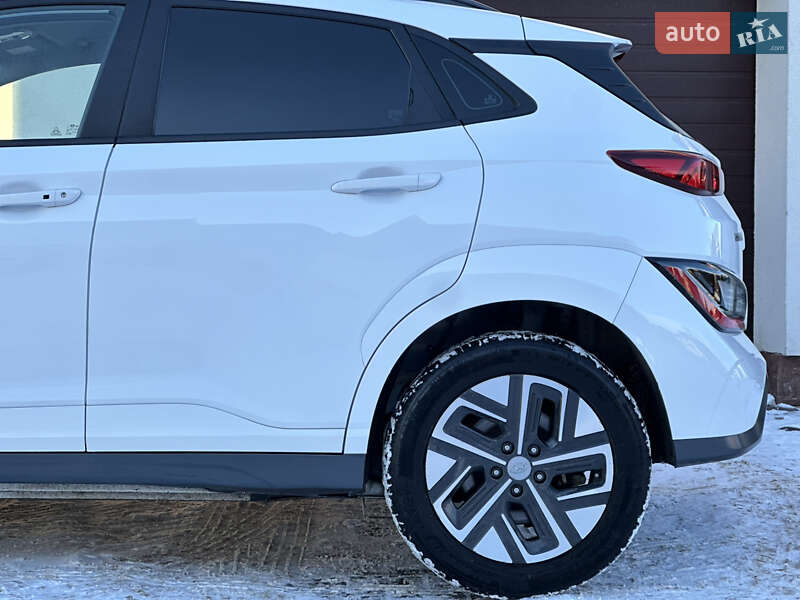 Внедорожник / Кроссовер Hyundai Kona 2021 в Тернополе