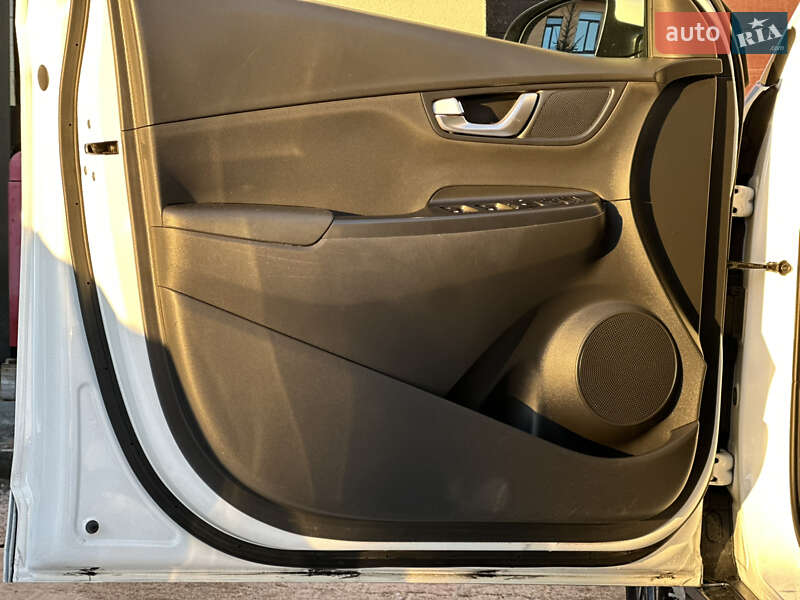 Внедорожник / Кроссовер Hyundai Kona 2021 в Тернополе