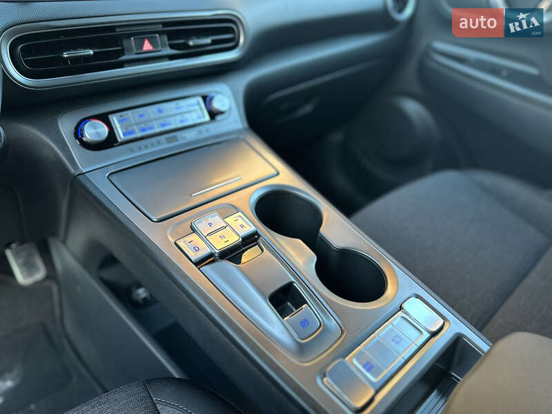 Внедорожник / Кроссовер Hyundai Kona 2021 в Тернополе