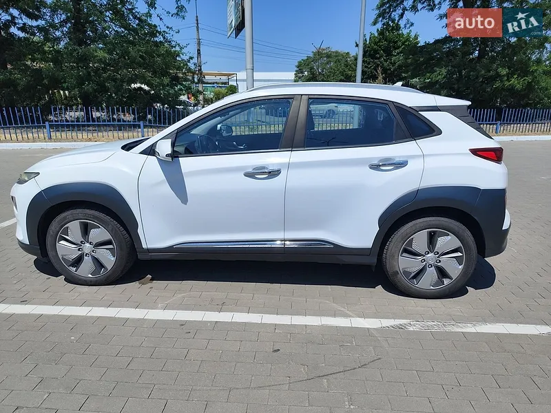 Hyundai Kona 2019 VIN LBE3SBXCXKW000345 фото оголошення 22 з 49