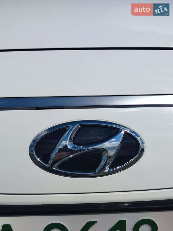 Седан Hyundai Lafesta EV 2020 в Киеве
