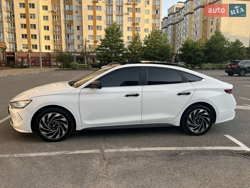 Фастбэк Hyundai Lafesta 2020 в Киеве