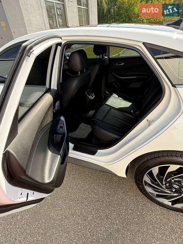 Фастбек Hyundai Lafesta 2020 в Києві фото 9 Фастбек Hyundai Lafesta 2020 в Києві