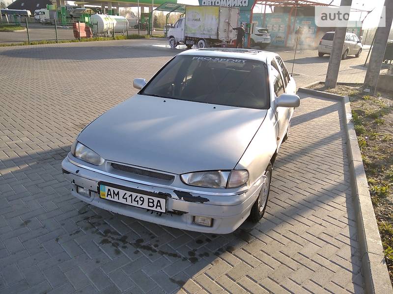 Седан Hyundai Lantra 1994 в Житомире