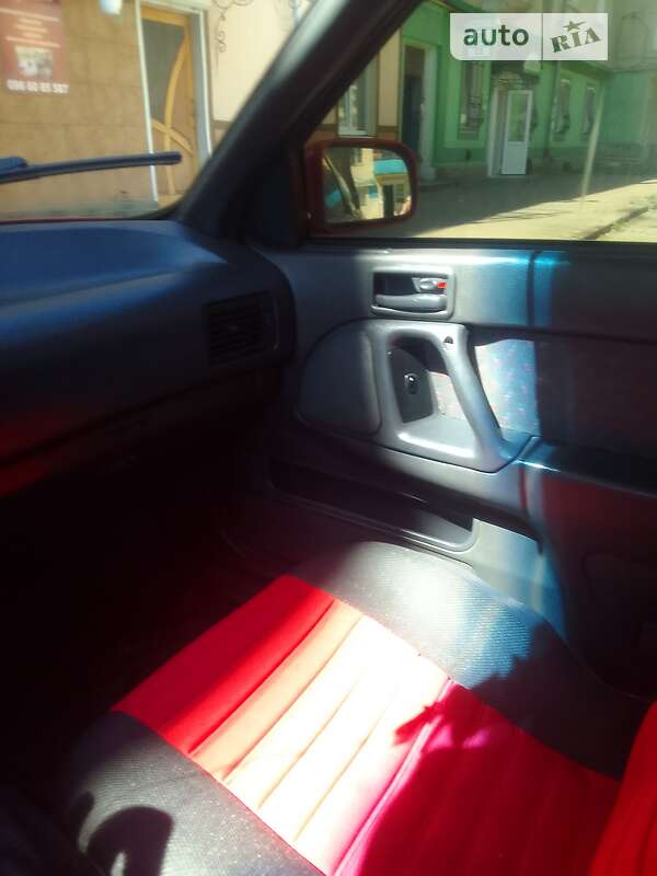 Седан Hyundai Lantra 1995 в Стрию