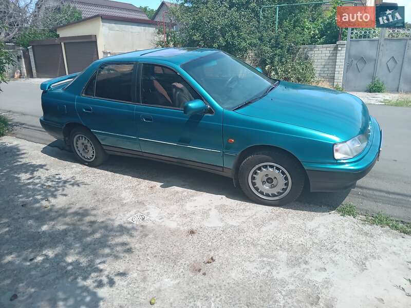 Седан Hyundai Lantra 1992 в Одессе