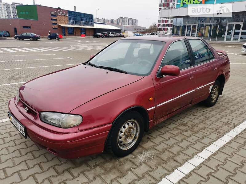 Седан Hyundai Lantra 1994 в Вишневом