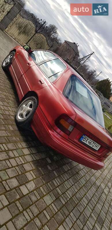 Седан Hyundai Lantra 1993 в Черновцах