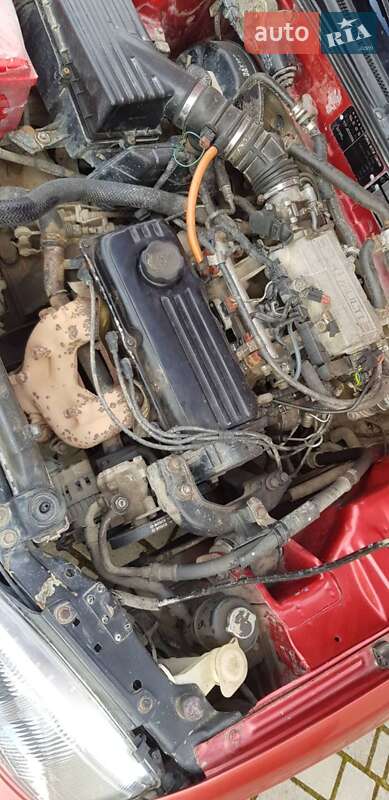 Седан Hyundai Lantra 1993 в Черновцах