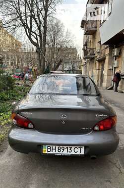 Седан Hyundai Lantra 1999 в Одессе