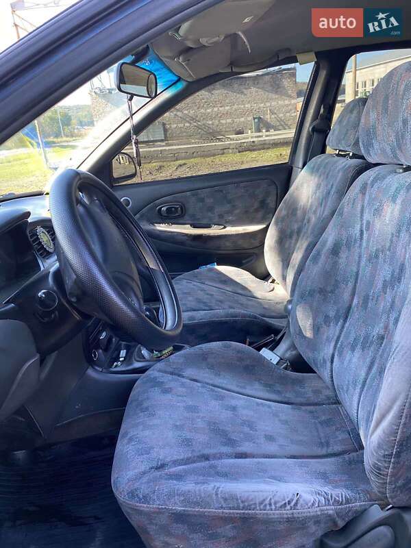 Универсал Hyundai Lantra 1996 в Рогатине