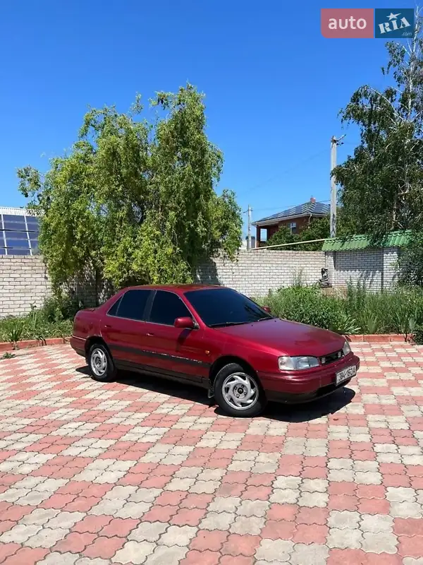 Hyundai Lantra 1993