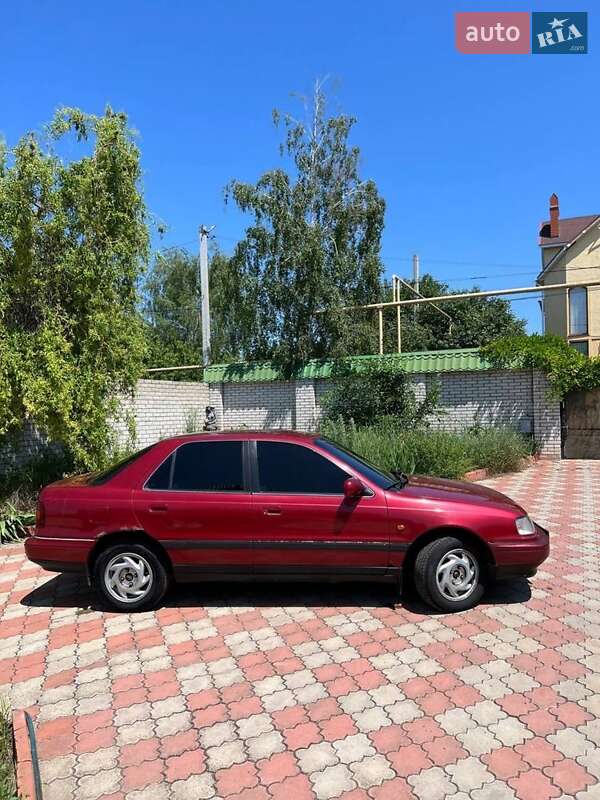 Седан Hyundai Lantra 1993 в Одесі