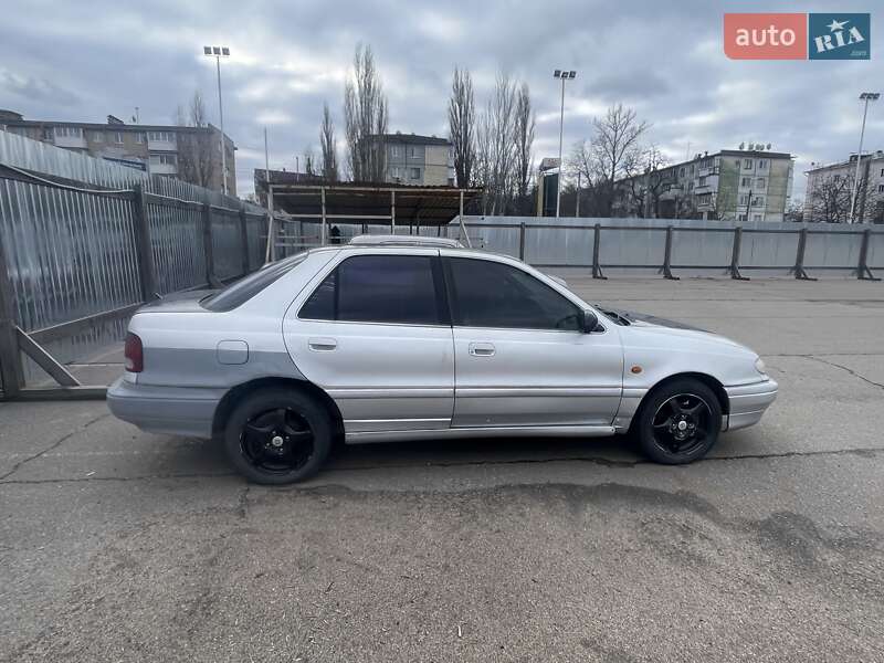 Седан Hyundai Lantra 1994 в Кременчуге