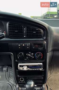 Седан Hyundai Lantra 1993 в 