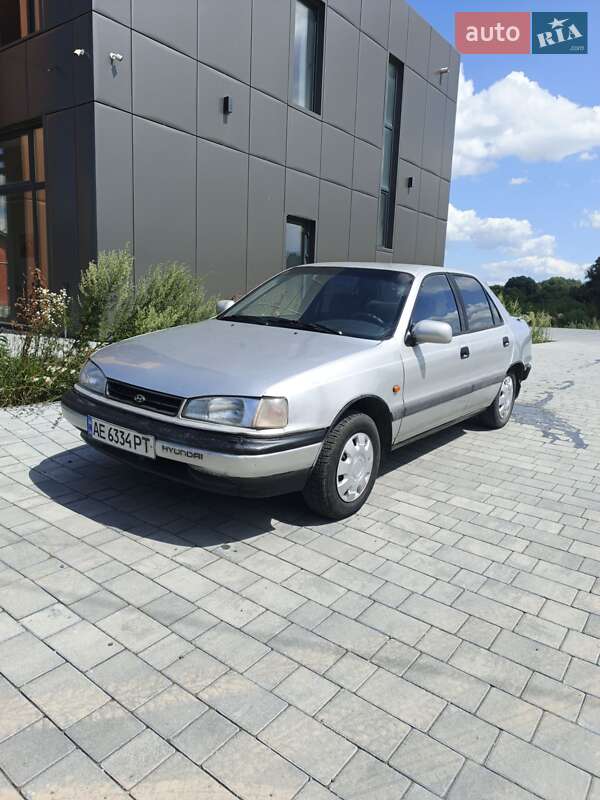 Hyundai Lantra 1993