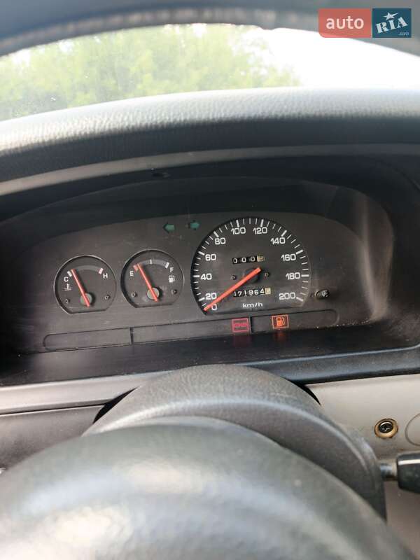 Седан Hyundai Lantra 1993 в Хмельницькому