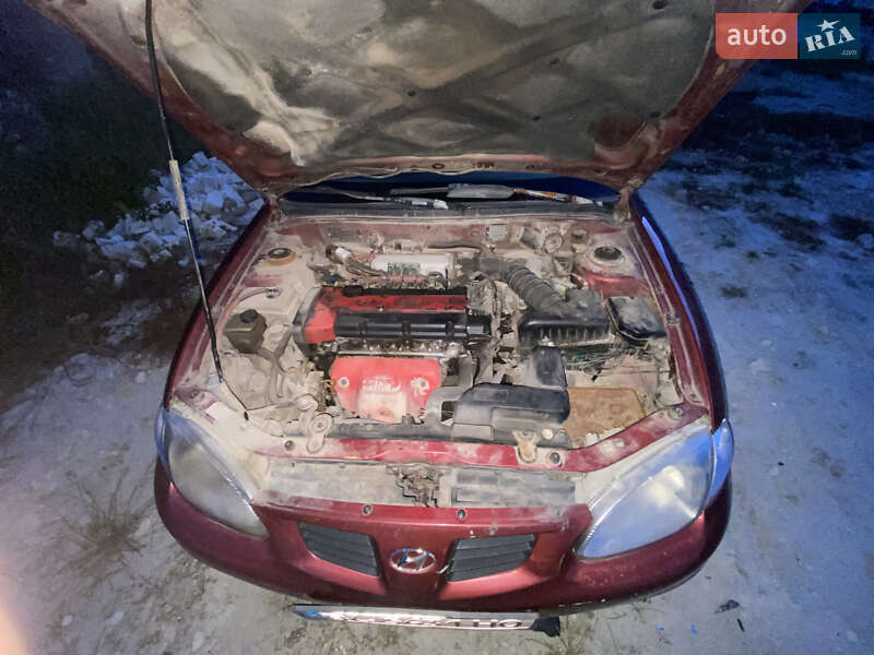 Седан Hyundai Lantra 1999 в Львове