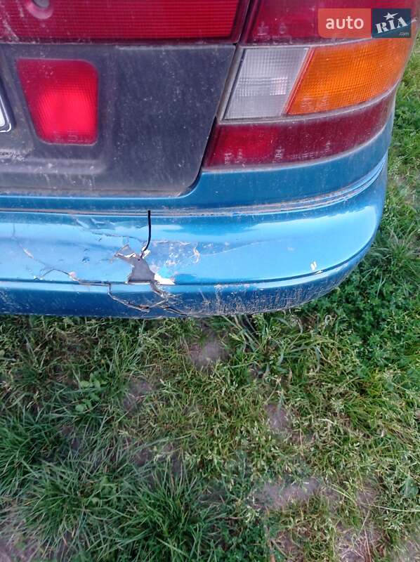 Седан Hyundai Lantra 1992 в Луцке