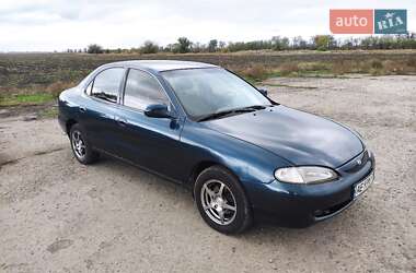 Седан Hyundai Lantra 1995 в Кривому Розі