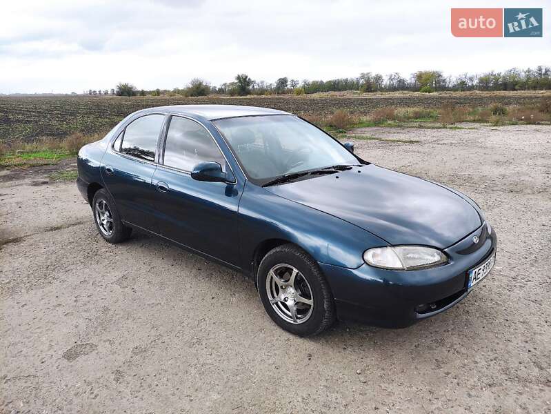Седан Hyundai Lantra 1995 в Кривом Роге