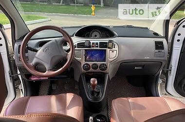 Минивэн Hyundai Matrix 2008 в 