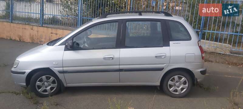 Минивэн Hyundai Matrix 2007 в Киеве