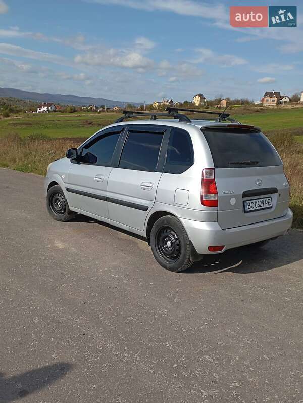 Минивэн Hyundai Matrix 2008 в Стебнику