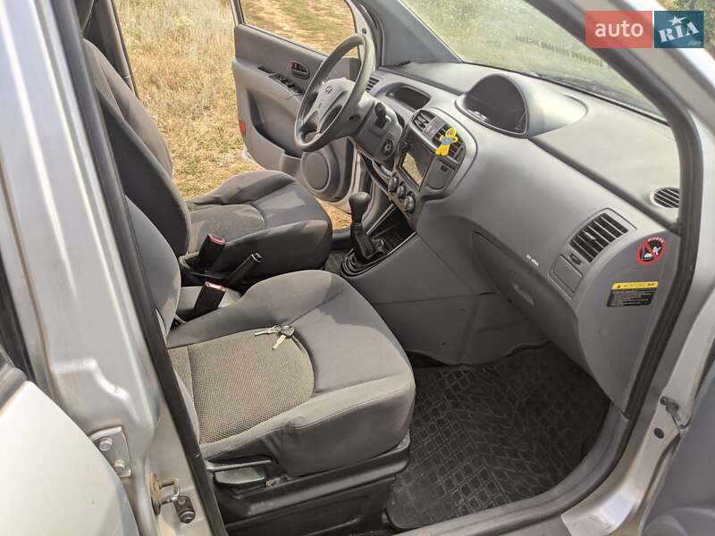 Минивэн Hyundai Matrix 2006 в Богодухове