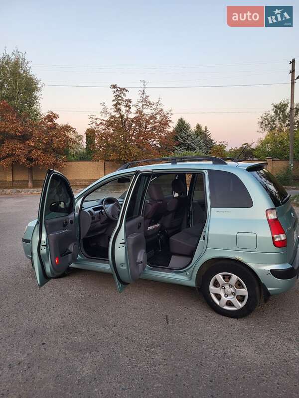 Мінівен Hyundai Matrix 2007 в Кривому Розі