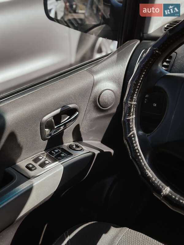 Минивэн Hyundai Matrix 2008 в Николаеве фото 8 Минивэн Hyundai Matrix 2008 в Николаеве