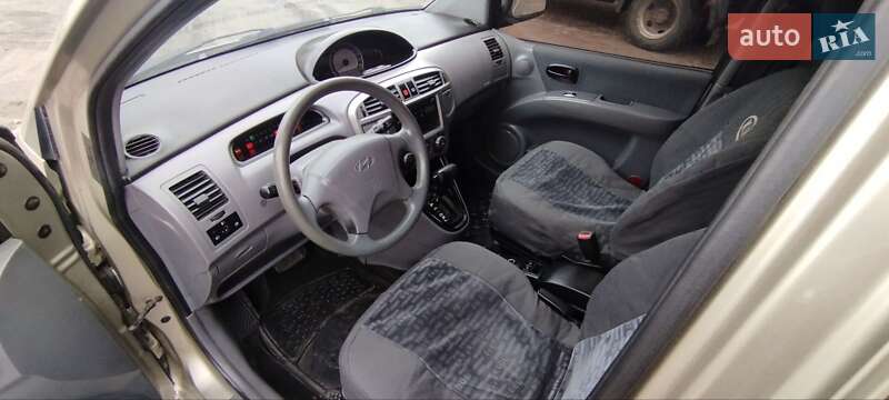 Мінівен Hyundai Matrix 2006 в Дніпрі