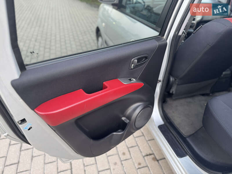 Мінівен Hyundai Matrix 2009 в Рівному