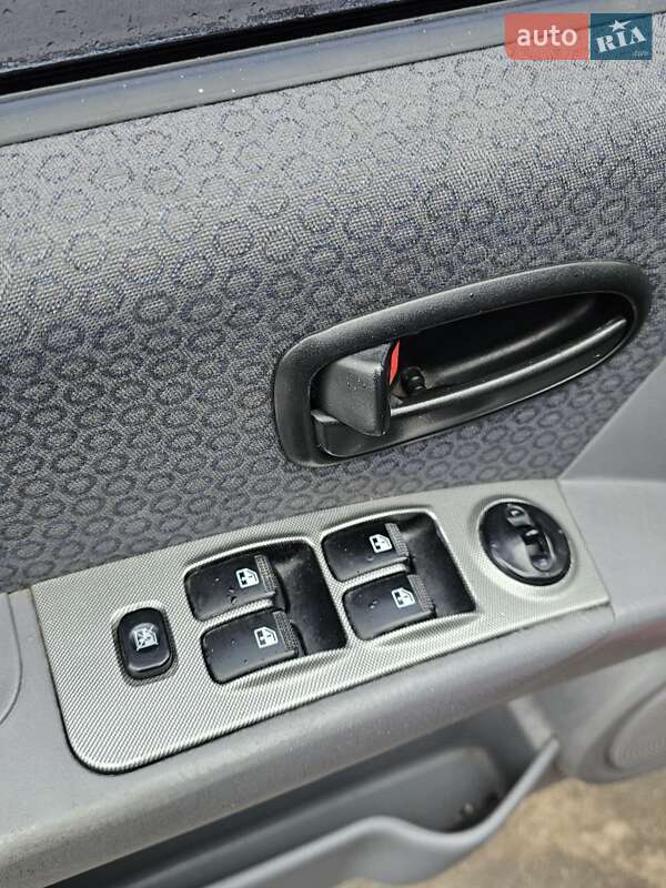 Минивэн Hyundai Matrix 2006 в Киеве фото 18 Минивэн Hyundai Matrix 2006 в Киеве