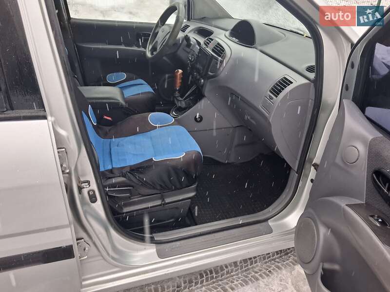 Минивэн Hyundai Matrix 2007 в Киеве