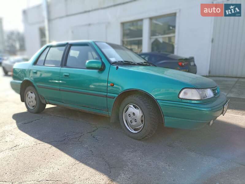 Седан Hyundai Pony 1994 в Києві