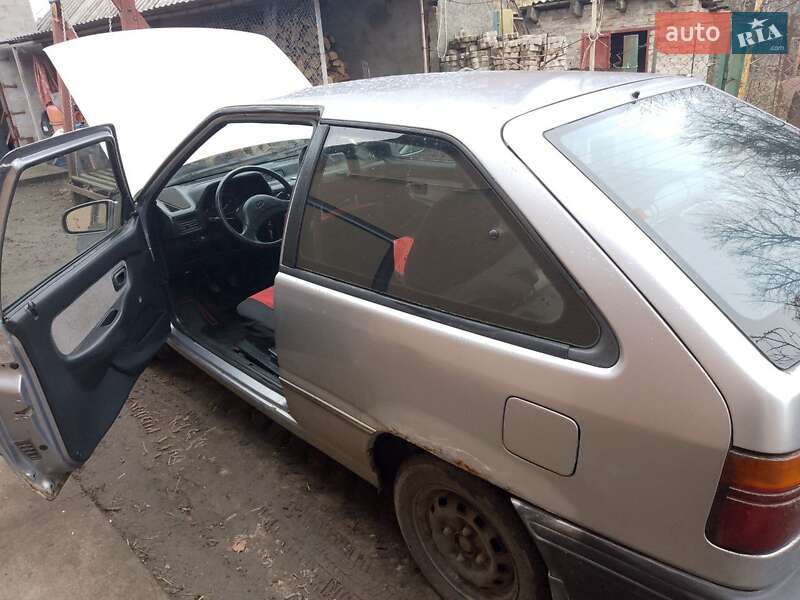 Хэтчбек Hyundai Pony 1992 в Ровно