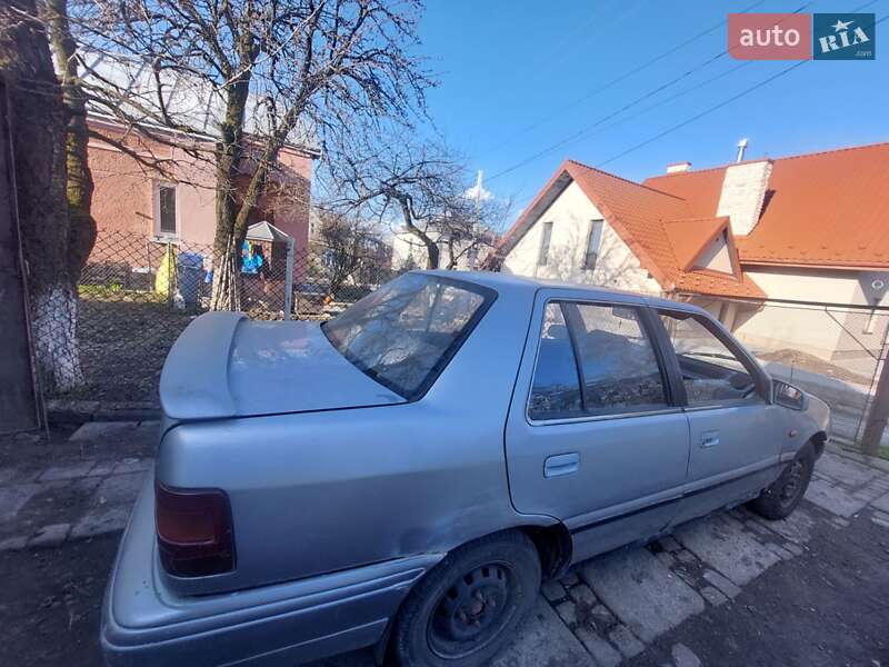 Седан Hyundai Pony 1992 в Львове
