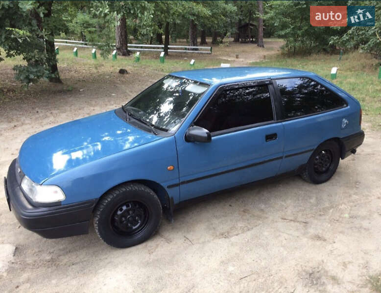 Седан Hyundai Pony 1994 в Киеве