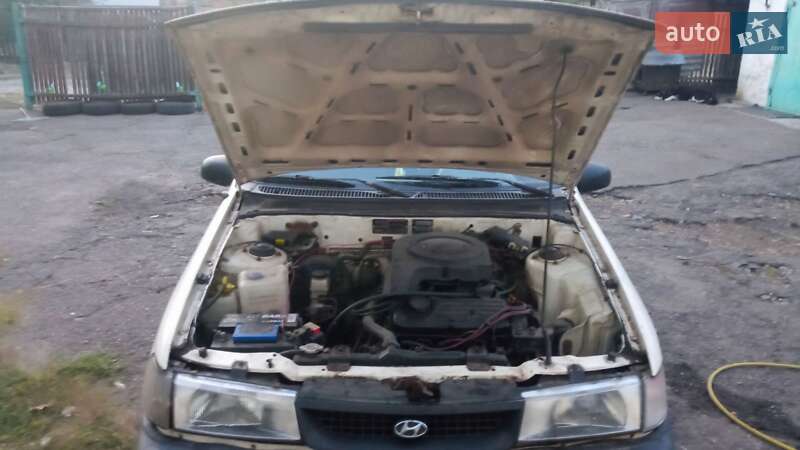 Седан Hyundai Pony 1994 в Смеле