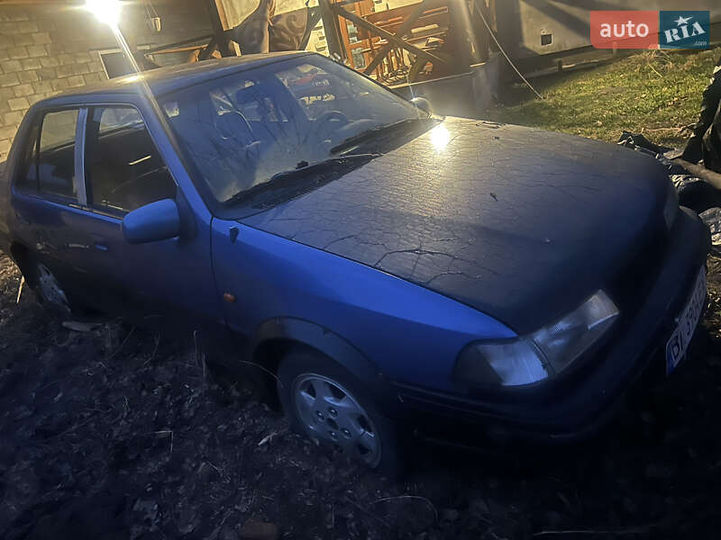 Седан Hyundai Pony 1993 в Дубровице фото 2 Седан Hyundai Pony 1993 в Дубровице