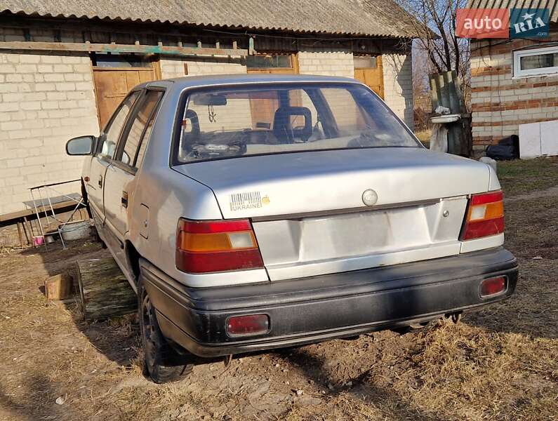 Седан Hyundai Pony 1993 в Луцке