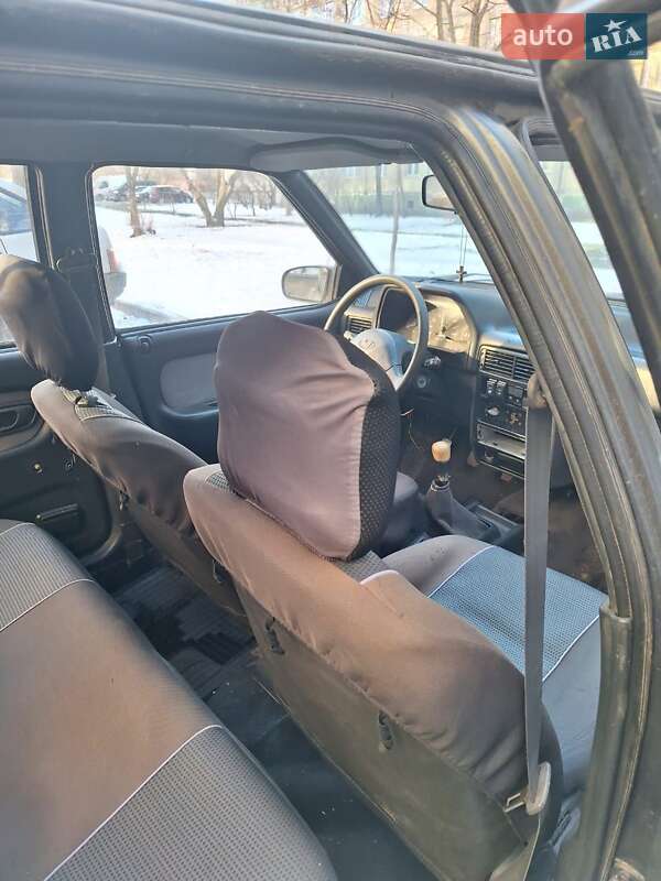 Седан Hyundai Pony 1992 в Киеве