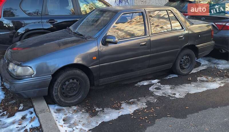 Седан Hyundai Pony 1992 в Киеве