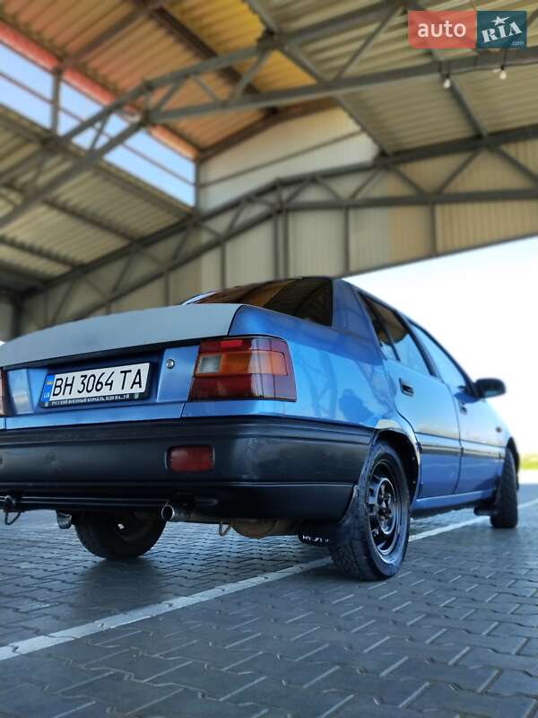 Седан Hyundai Pony 1993 в Корсунцях